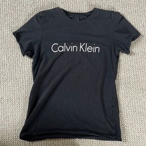 Calvin Klein basic logo black tee. Size fits tween girl. Youth L